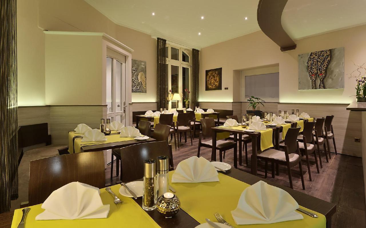 Hotel Restaurant Zur Post Bonn Exterior photo